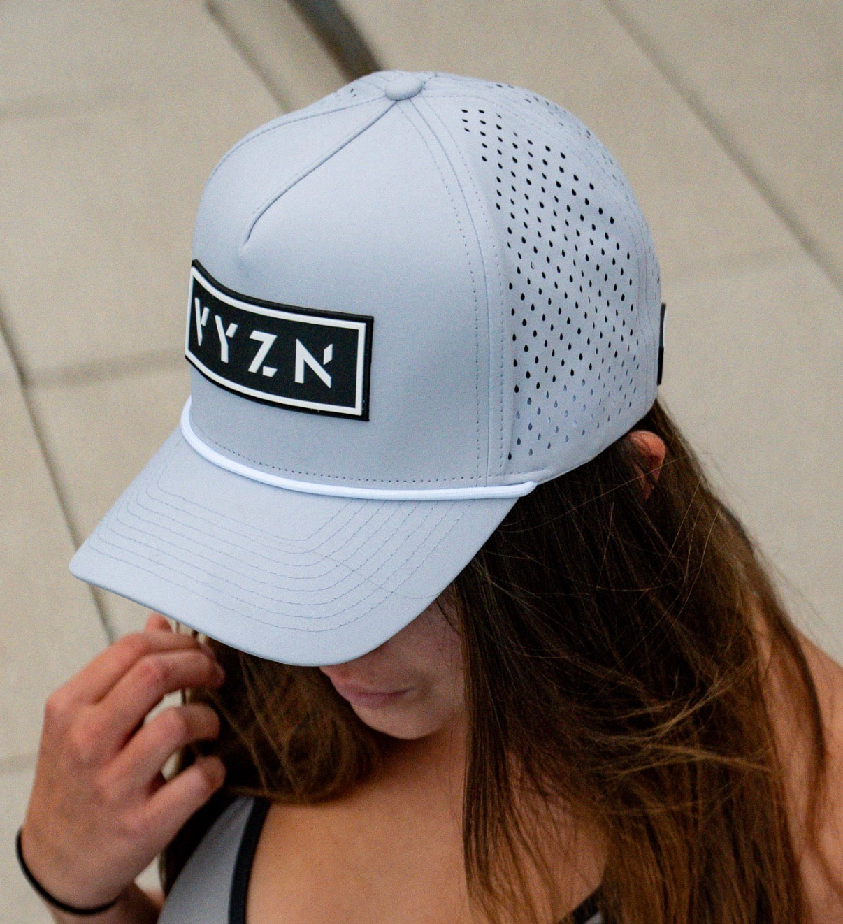 VYZN Performance Snapback | Gray