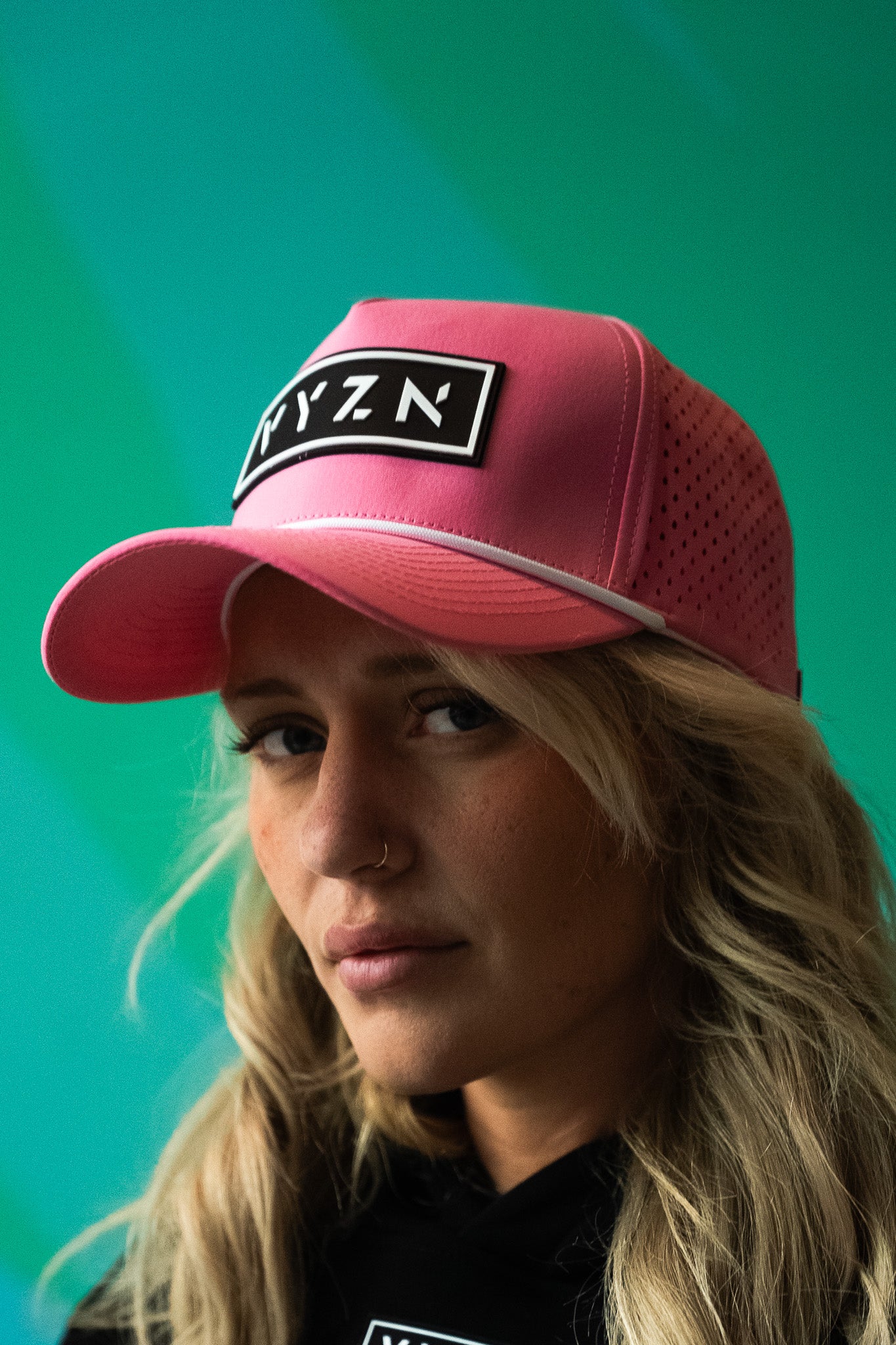 VYZN Performance Snapback | Pink