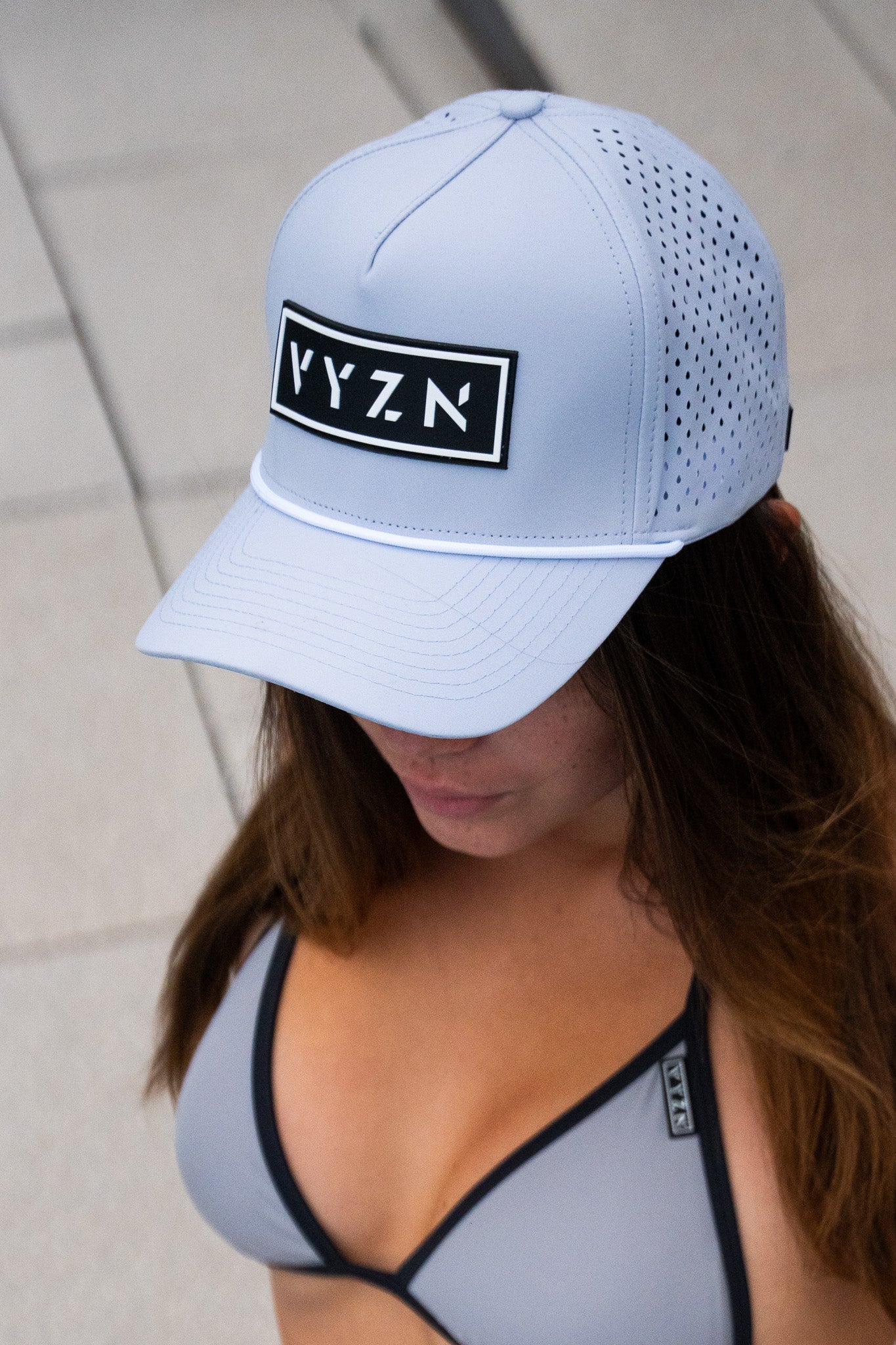 VYZN Performance Snapback | Gray
