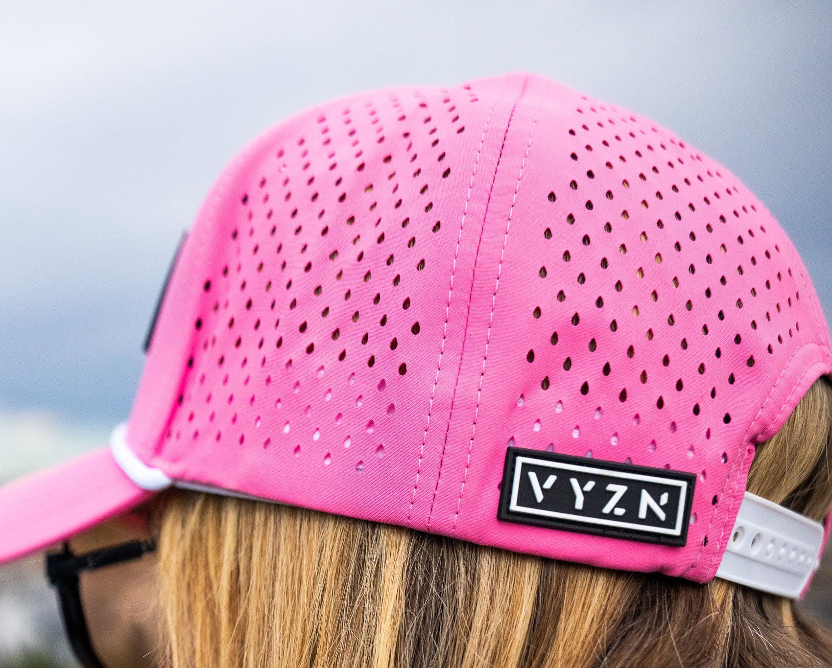 VYZN Performance Snapback | Pink
